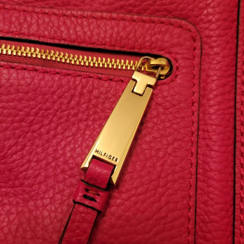 Tommy Hilfiger Crossbody Purse‎ Raspberry T Group Pebble Leather Gold Hardware